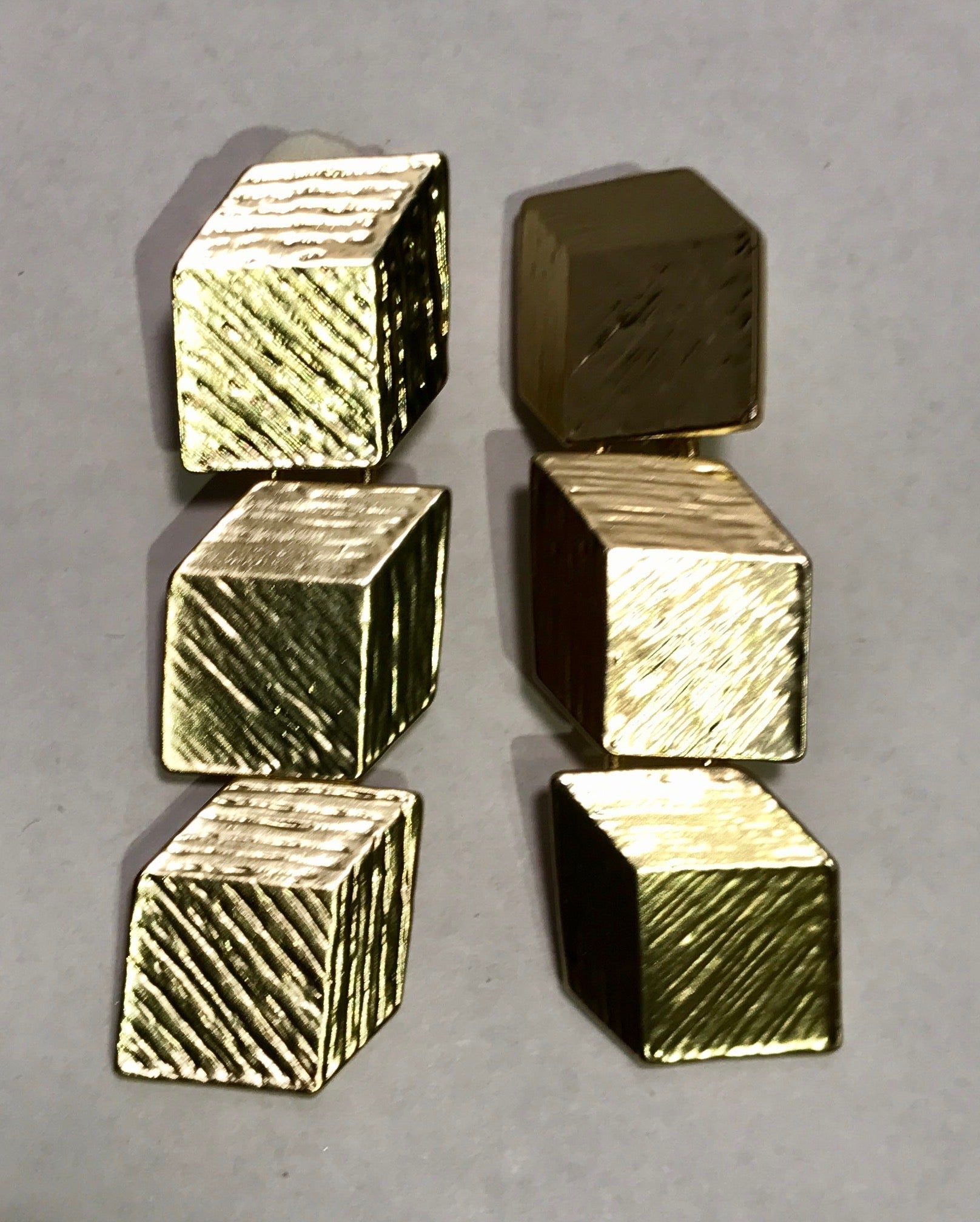 CUBE (clip) Earrings - Maison Numéro 12