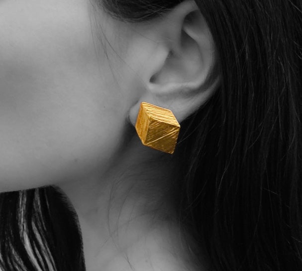 ONLY ONE CUBE (clip) Earrings - Maison Numéro 12