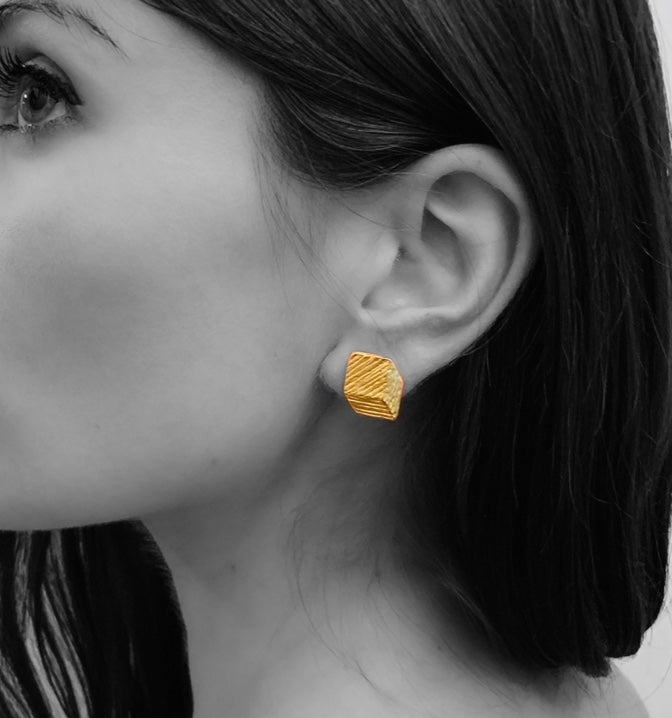 ONLY ONE CUBE Earrings - Maison Numéro 12