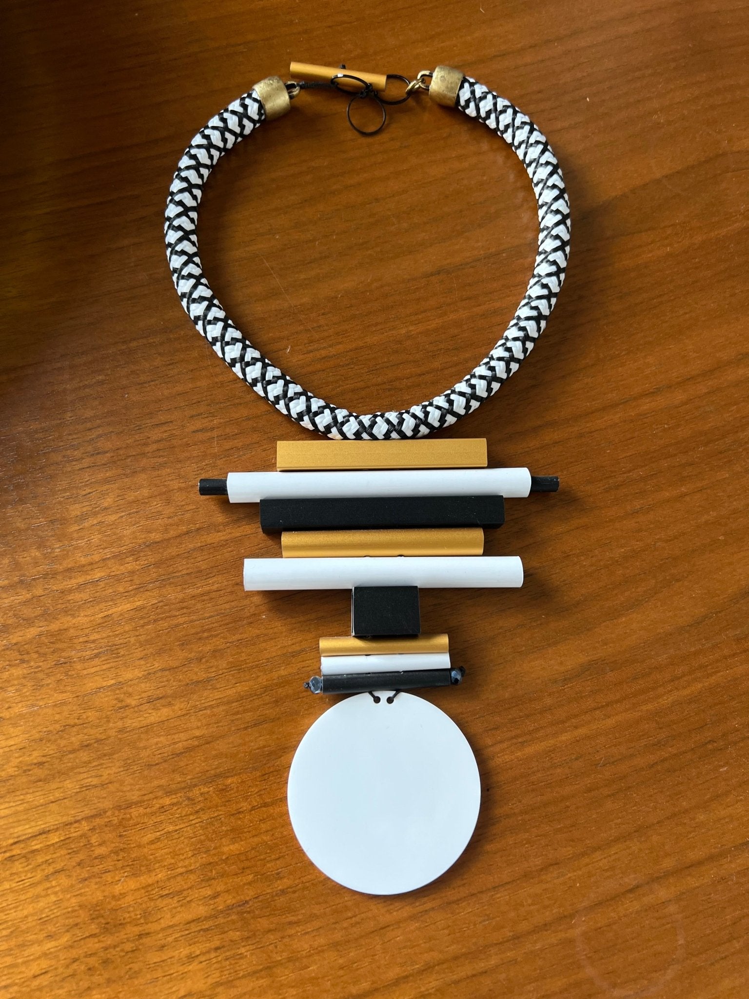 Collier TOTEM - Maison Numéro 12